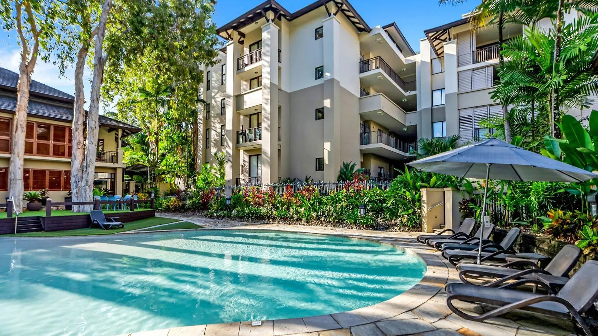 Rose At Temple Palm Cove - A Poolside Paradise Appartement